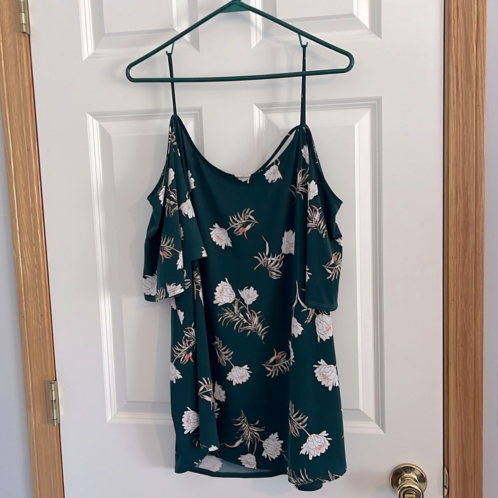 Kayleigh cold shoulder top.